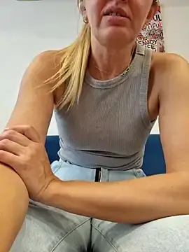 Stripchat Free Porn Cam of Miss____Mia_