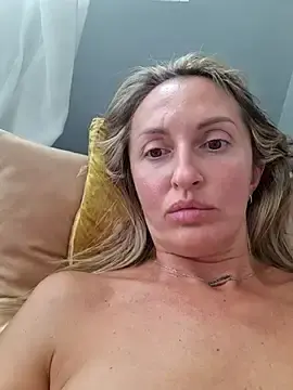 Stripchat Watch Live Sex Cams of Miss____Mia_