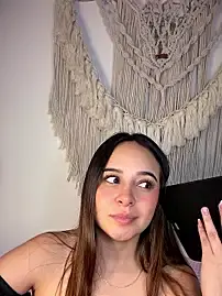 Stripchat Sex Cam of Naughty_hanna1