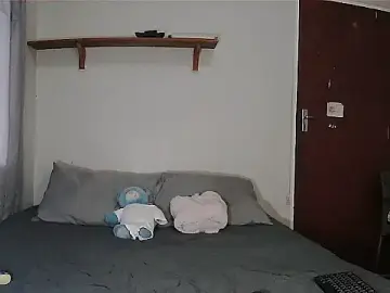 Stripchat Free Porn Cam of XxxPlumieSweetxxX