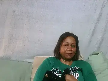 Stripchat Sex Cam of IndianSexyMilf69