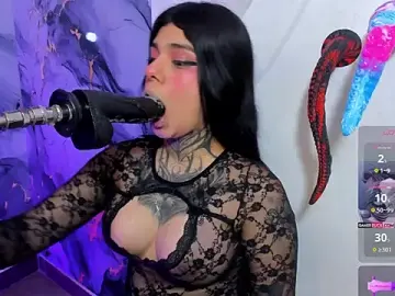 Stripchat Sex Cam of Emily_Evo