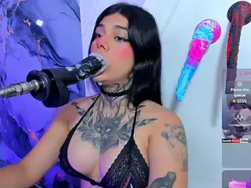 Stripchat Free Live Porn of Emily_Evo