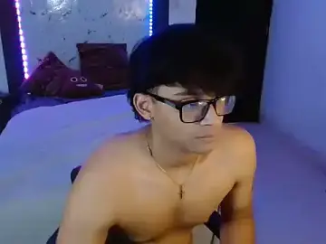 Stripchat Nude Webcam of Mr_yisuzz