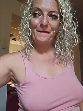Stripchat Sex Cam of LadyTouch