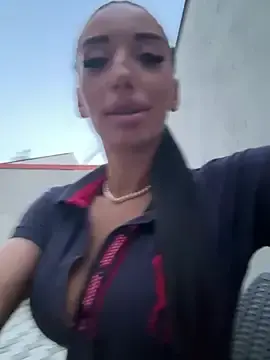 Stripchat Live Sex Cam of BlueEyes_BB