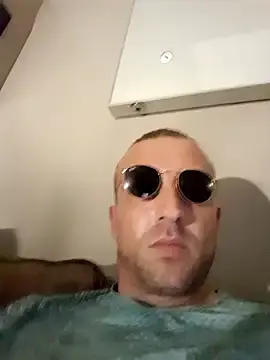 Stripchat Free Porn Cam of Tony88hgh