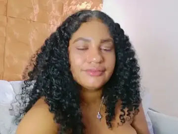 Stripchat Sex Cam of Annie-Wolf