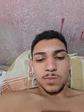 Stripchat Live Sex Cam of andre_oliver2