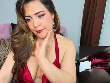 Stripchat Live Sex Cam of Paulina-Becerraa