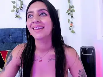 Stripchat Live Sex Cam of heidy_777