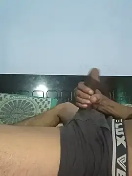 Stripchat Free Porn Cam of Mr_xxx007@xh