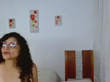 Stripchat Nude Webcam of arianna_ros3