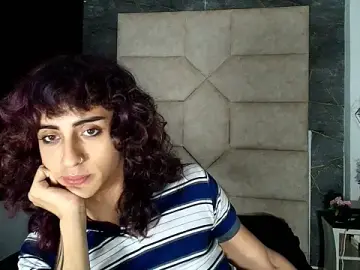 Stripchat Free Porn Cam of Divine_____