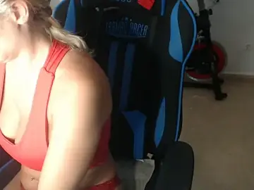 Stripchat Best Webcam of LARACRUZ30