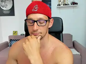 Stripchat Best live sex cam show of BrutusK08