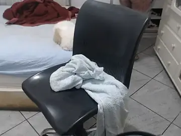 Stripchat Watch Live Sex Cams of MysterBearMG