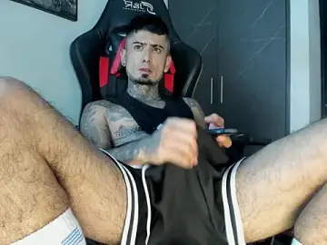 Stripchat Free Porn Cam of sergiio_mesa27