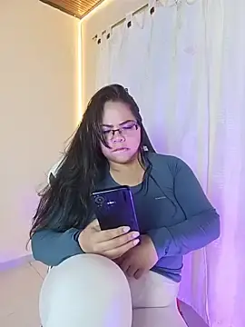 Stripchat Free Live Porn of ROUSSE_SINCLAIR