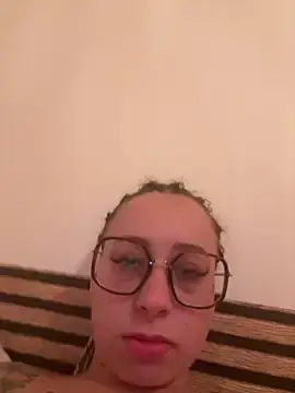 Stripchat Free Live Porn of queenlo_xxx