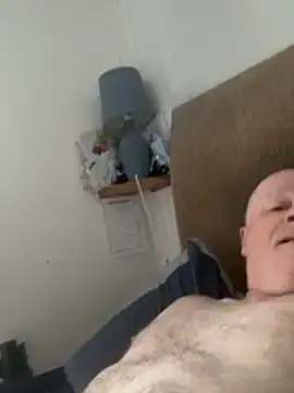 Stripchat Live Sex Cam of locallad88