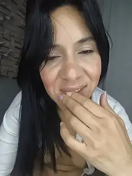 Stripchat Sex Cam of Camillemonroe_