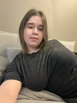 Stripchat Free Porn Cam of HornyGirlH
