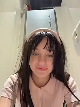 Stripchat Sex Cam of MiaTee