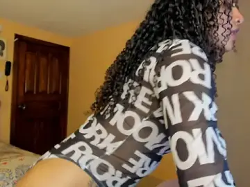 Stripchat Live Sex Cam of Keniia_rizz