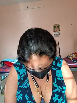 Stripchat Adult Webcam of queendivya