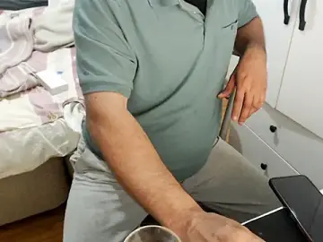Stripchat Free Porn Cam of LiONTURK