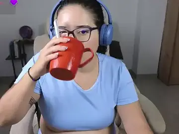 Stripchat Free Porn Cam of blue__moon_