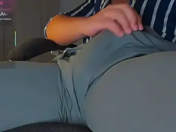 Stripchat Free Porn Cam of BulgeArt