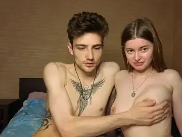 Stripchat Free Porn Cam of EmiliaCouple
