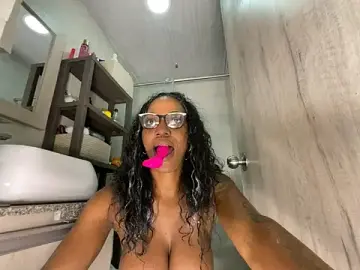 Stripchat Watch Live Sex Cams of Bustykeyla