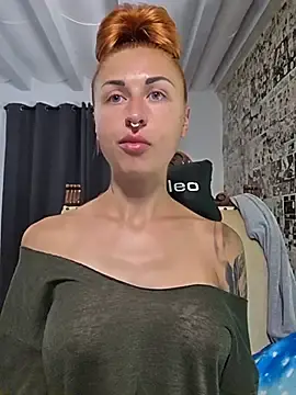 Stripchat Live Sex Cam of kylie_blck