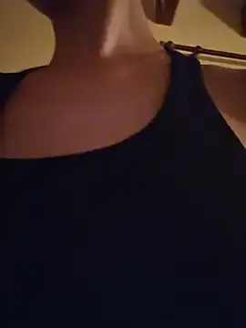 Stripchat Live Sex Cam of kylie_blck