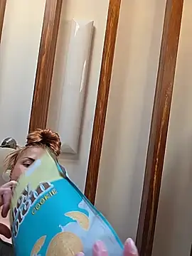 Stripchat Live Porn of kylie_blck