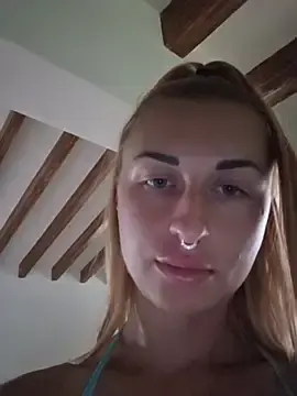 Stripchat Nude Webcam of kylie_blck