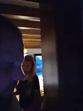 Stripchat Live Sex Cam of kylie_blck