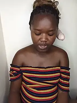 Stripchat Live Sex of little_creamy