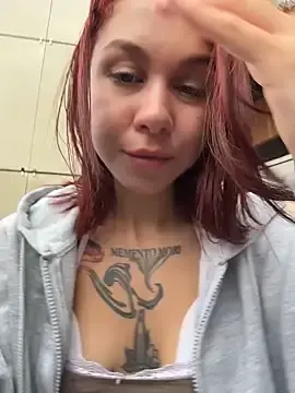 Stripchat Sex Cam of RosieSecret