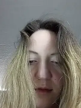 Stripchat Sex Cam of KattyLuuu