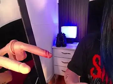Stripchat Sex Cam of alicia_moom