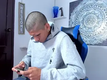 Stripchat Nude Webcam of Adan_Oriol