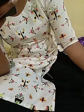 Stripchat Nude Webcam of Seema_yadav01