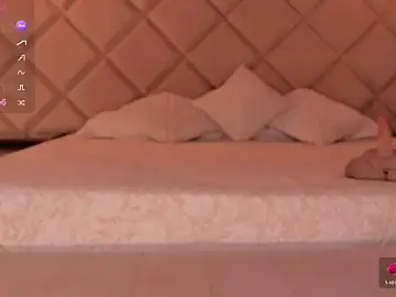 Stripchat Watch Live Sex Cams of KayraLanne