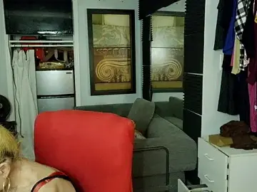 Stripchat Watch Live Sex Cams of StarinThecloudz