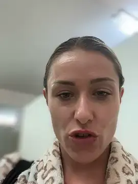 Stripchat Sex Cam of petrouchkaaa_
