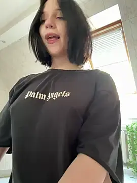 Stripchat Live Sex Cam of YourLittleDevil